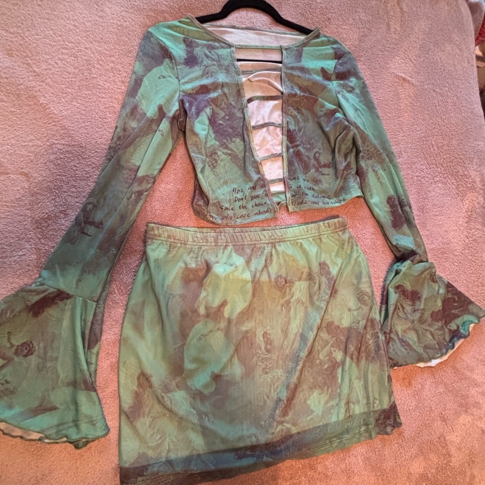 Green two
Piece set